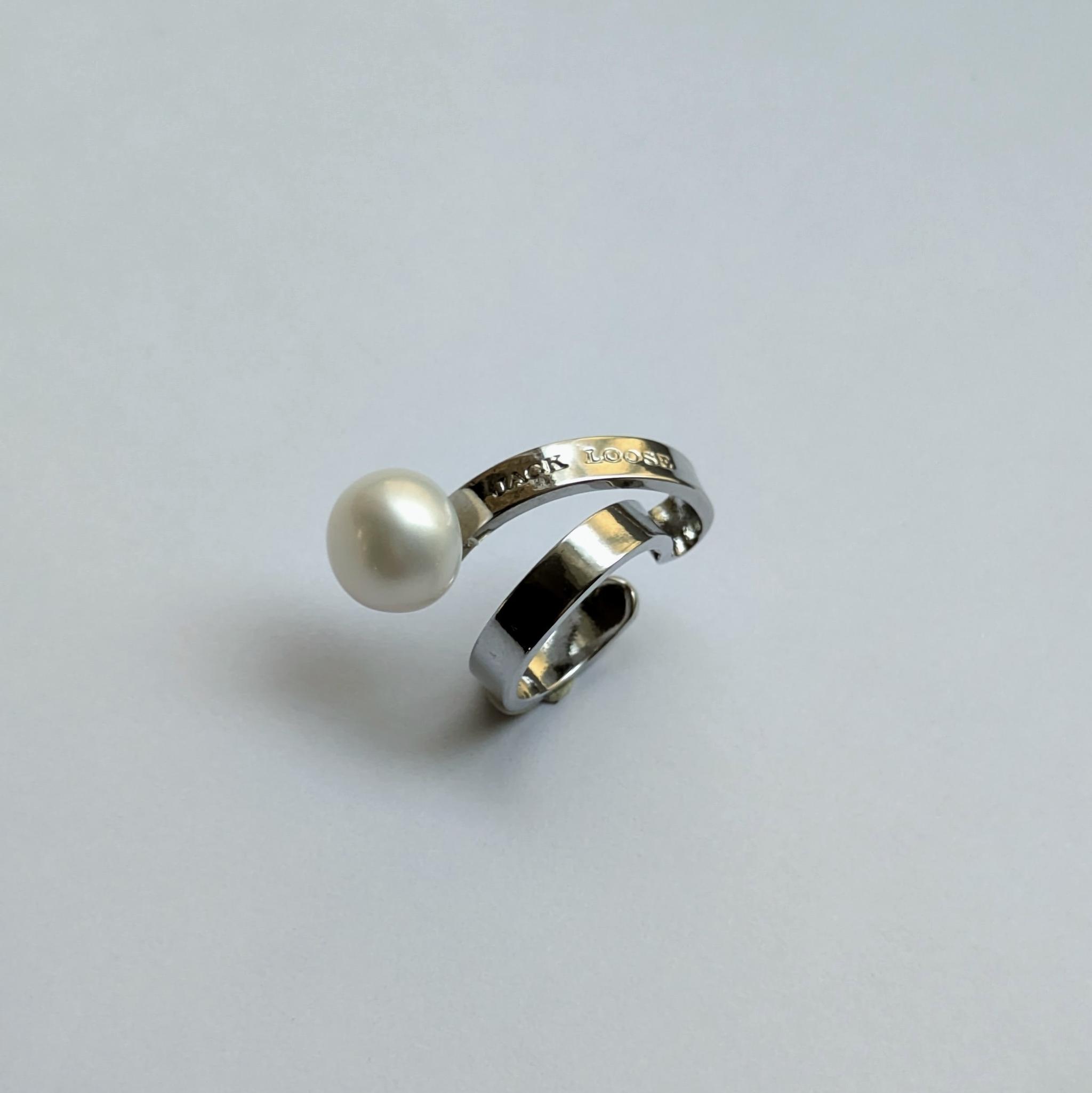 Floating pearl earcuff／鏡面(片耳用・軽量設計)